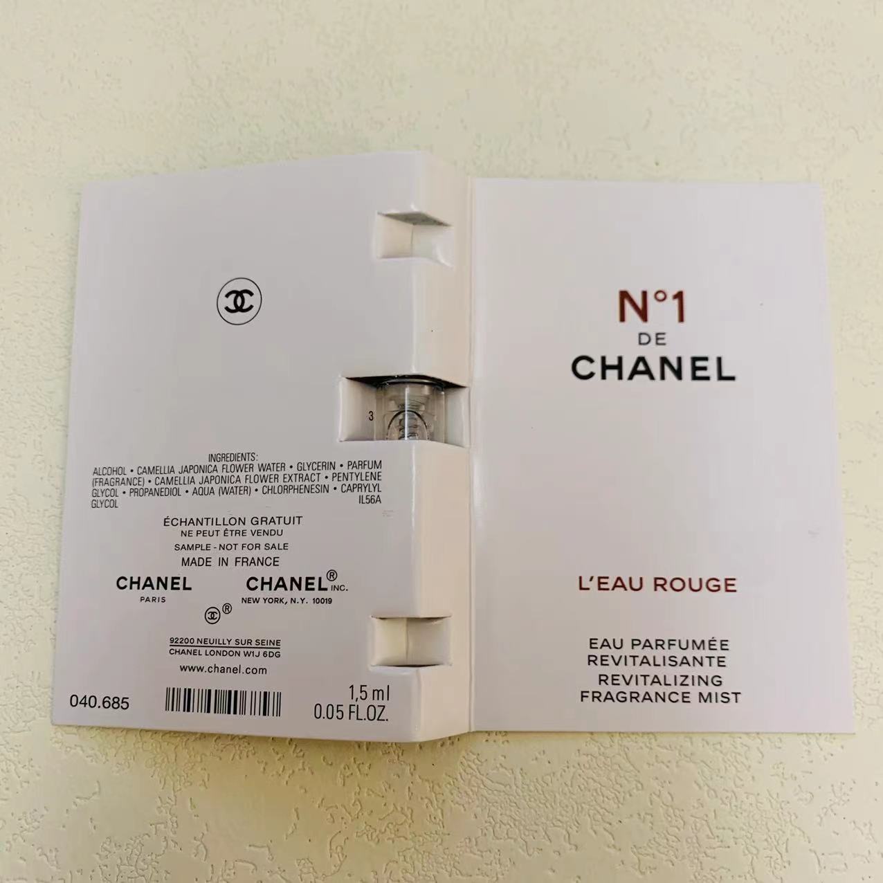 Chanel N°1 de Chanel L'Eau Rouge 1.5ml 3